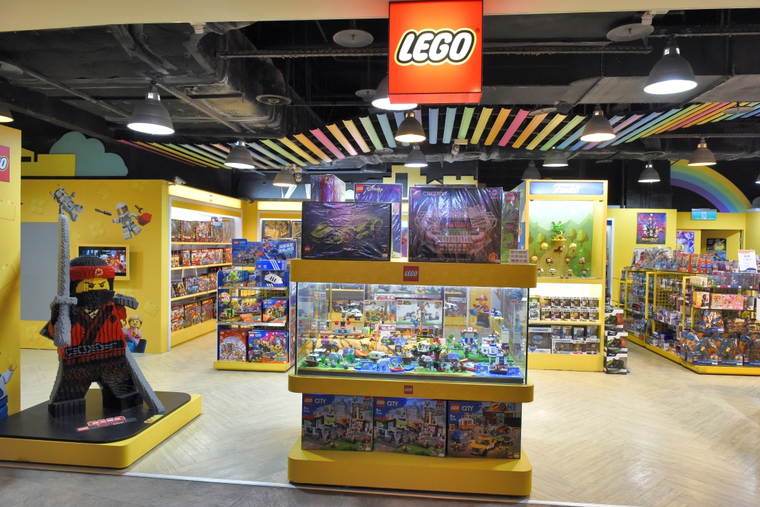 [桃園中壢] 2021室內最美英倫耶誕市集，就在中壢大江購物中心!超多餐廳的美食綠洲，全年免費停車！ @尼豪的美食旅行手札