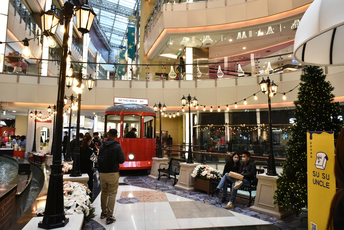 [桃園中壢] 2021室內最美英倫耶誕市集，就在中壢大江購物中心!超多餐廳的美食綠洲，全年免費停車！ @尼豪的美食旅行手札
