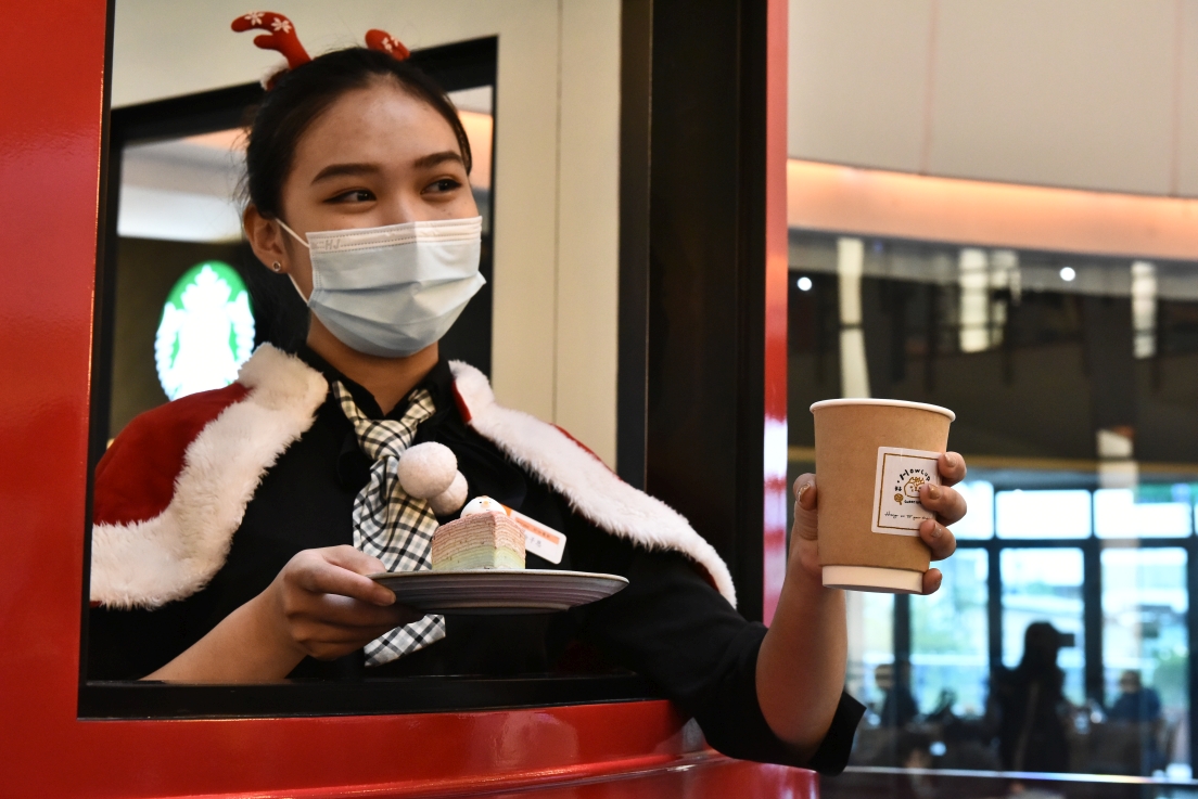 [桃園中壢] 2021室內最美英倫耶誕市集，就在中壢大江購物中心!超多餐廳的美食綠洲，全年免費停車！ @尼豪的美食旅行手札