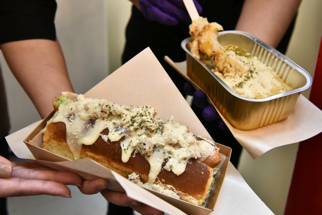 [桃園中壢] 2021室內最美英倫耶誕市集，就在中壢大江購物中心!超多餐廳的美食綠洲，全年免費停車！ @尼豪的美食旅行手札