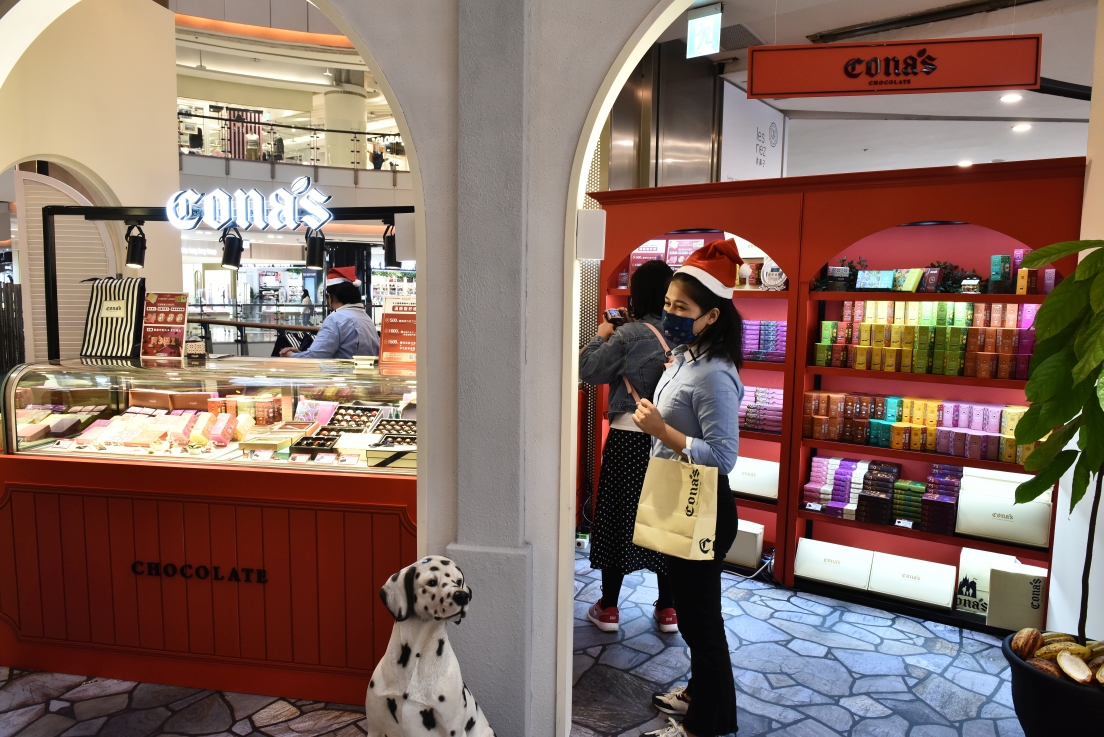 [桃園中壢] 2021室內最美英倫耶誕市集，就在中壢大江購物中心!超多餐廳的美食綠洲，全年免費停車！ @尼豪的美食旅行手札