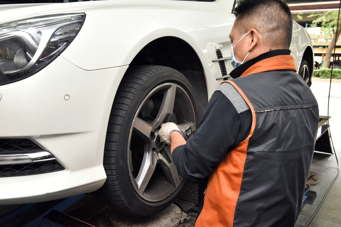 換新鞋!橫濱YOKOHAMA ADVAN SPORT V105,優異操控乾濕地面輕鬆駕馭,上山下海好夥伴!賓士BENZ優質輪胎推薦! @尼豪的美食旅行手札 換新鞋!橫濱YOKOHAMA ADVAN SPORT V105,優異操控乾濕地面輕鬆駕馭,上山下海好夥伴!賓士BENZ優質輪胎推薦! @尼豪的美食旅行手札