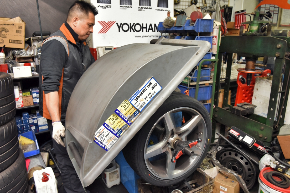 換新鞋!橫濱YOKOHAMA ADVAN SPORT V105,優異操控乾濕地面輕鬆駕馭,上山下海好夥伴!賓士BENZ優質輪胎推薦! @尼豪的美食旅行手札 換新鞋!橫濱YOKOHAMA ADVAN SPORT V105,優異操控乾濕地面輕鬆駕馭,上山下海好夥伴!賓士BENZ優質輪胎推薦! @尼豪的美食旅行手札