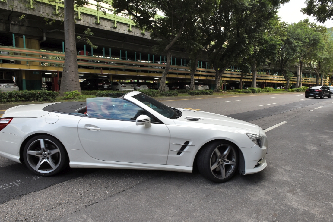 換新鞋!橫濱YOKOHAMA ADVAN SPORT V105,優異操控乾濕地面輕鬆駕馭,上山下海好夥伴!賓士BENZ優質輪胎推薦! @尼豪的美食旅行手札 換新鞋!橫濱YOKOHAMA ADVAN SPORT V105,優異操控乾濕地面輕鬆駕馭,上山下海好夥伴!賓士BENZ優質輪胎推薦! @尼豪的美食旅行手札