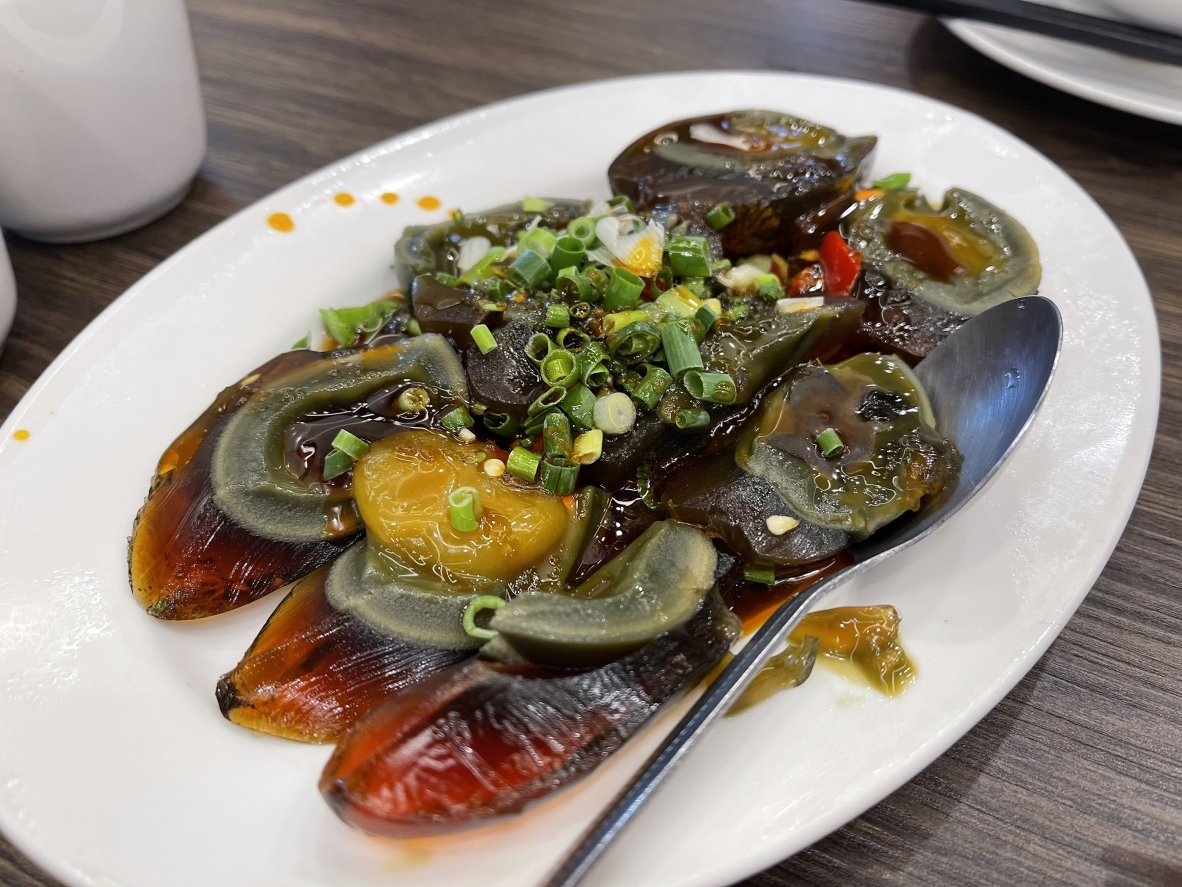 [新北板橋] 六必居潮州一品沙鍋粥，料鮮味美暖胃暖心，板橋車站美食必吃推薦！ @尼豪的美食旅行手札