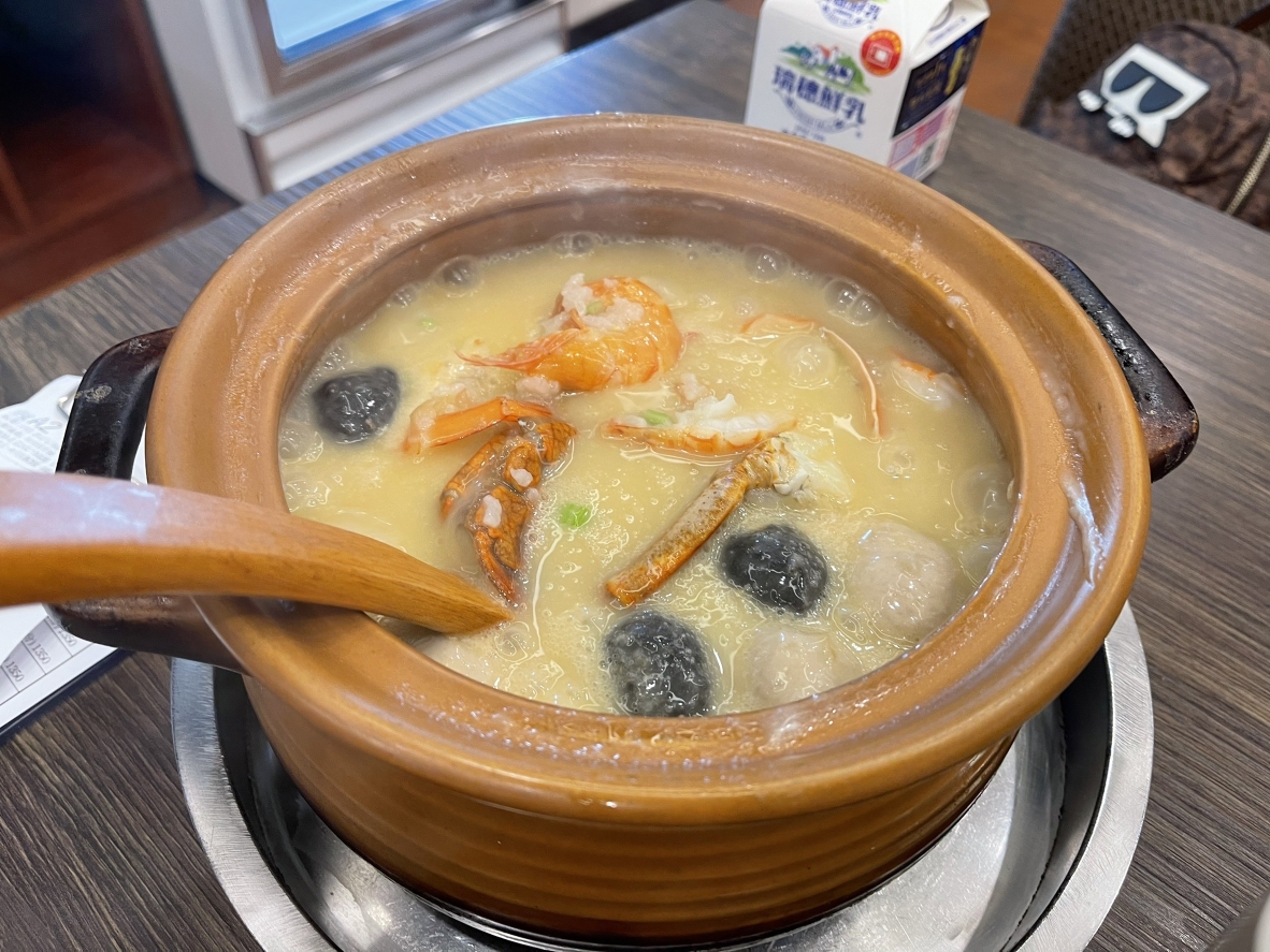 [新北板橋] 六必居潮州一品沙鍋粥，料鮮味美暖胃暖心，板橋車站美食必吃推薦！ @尼豪的美食旅行手札