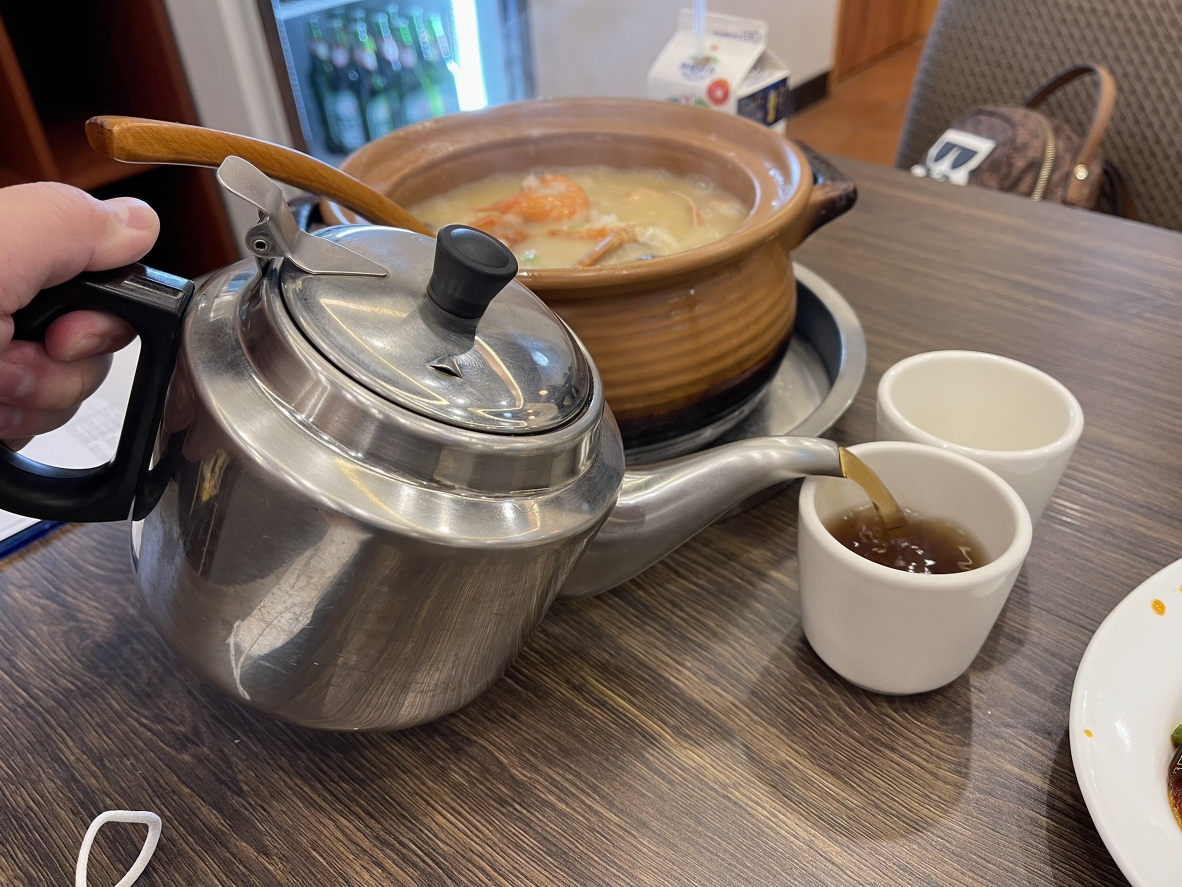 [新北板橋] 六必居潮州一品沙鍋粥，料鮮味美暖胃暖心，板橋車站美食必吃推薦！ @尼豪的美食旅行手札