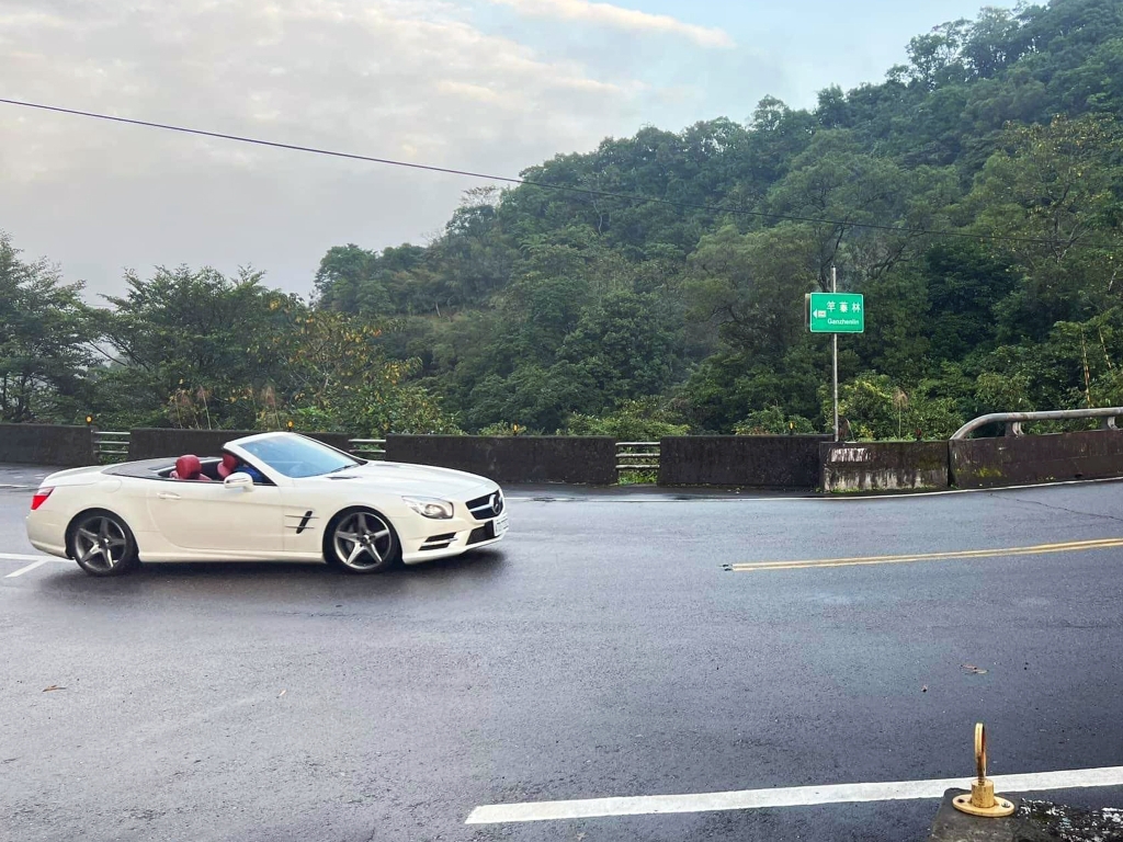 換新鞋!橫濱YOKOHAMA ADVAN SPORT V105,優異操控乾濕地面輕鬆駕馭,上山下海好夥伴!賓士BENZ優質輪胎推薦! @尼豪的美食旅行手札 換新鞋!橫濱YOKOHAMA ADVAN SPORT V105,優異操控乾濕地面輕鬆駕馭,上山下海好夥伴!賓士BENZ優質輪胎推薦! @尼豪的美食旅行手札