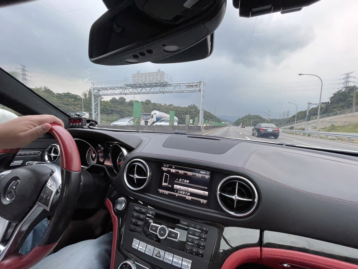 換新鞋!橫濱YOKOHAMA ADVAN SPORT V105,優異操控乾濕地面輕鬆駕馭,上山下海好夥伴!賓士BENZ優質輪胎推薦! @尼豪的美食旅行手札 換新鞋!橫濱YOKOHAMA ADVAN SPORT V105,優異操控乾濕地面輕鬆駕馭,上山下海好夥伴!賓士BENZ優質輪胎推薦! @尼豪的美食旅行手札