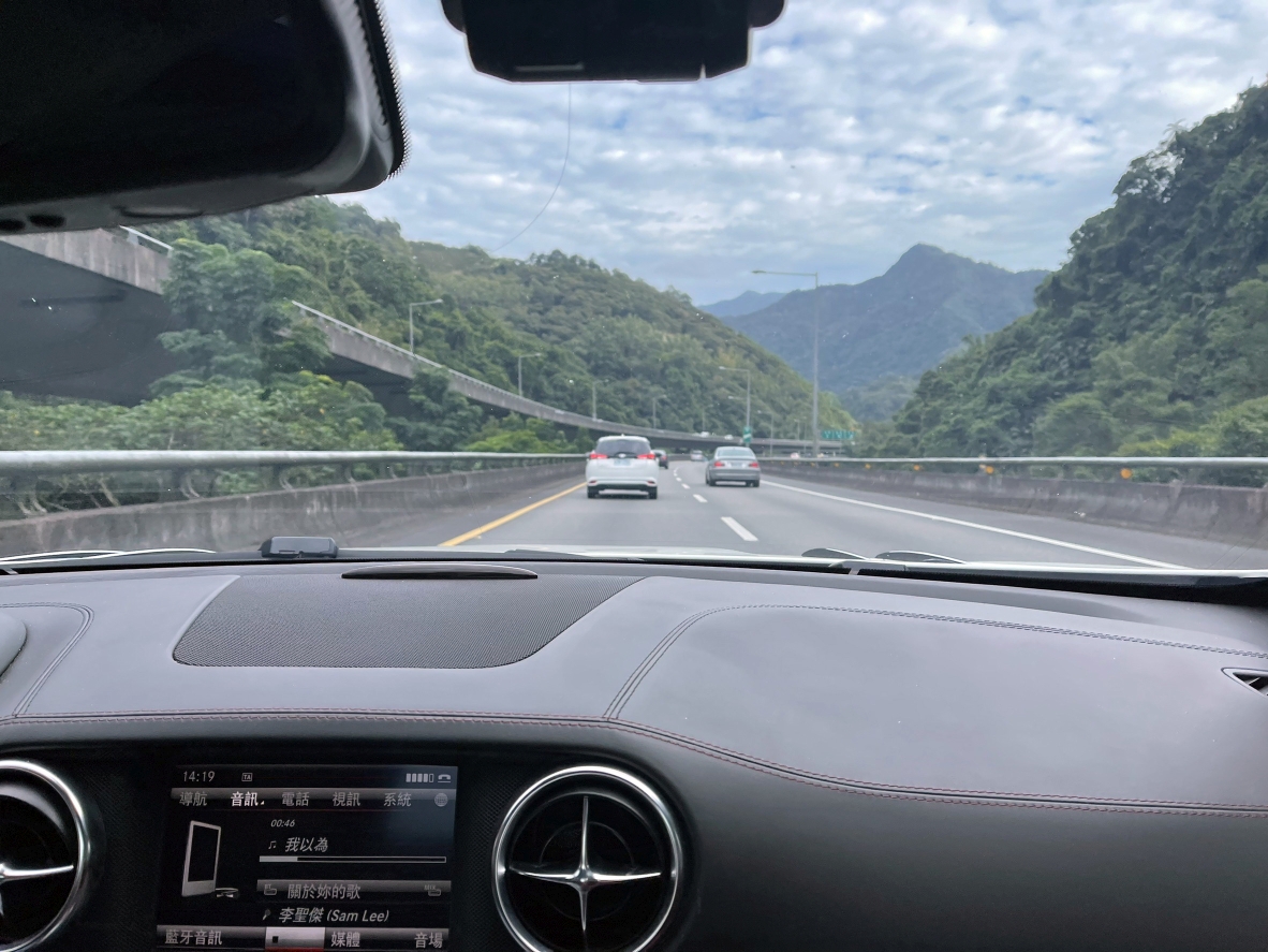 換新鞋!橫濱YOKOHAMA ADVAN SPORT V105,優異操控乾濕地面輕鬆駕馭,上山下海好夥伴!賓士BENZ優質輪胎推薦! @尼豪的美食旅行手札 換新鞋!橫濱YOKOHAMA ADVAN SPORT V105,優異操控乾濕地面輕鬆駕馭,上山下海好夥伴!賓士BENZ優質輪胎推薦! @尼豪的美食旅行手札