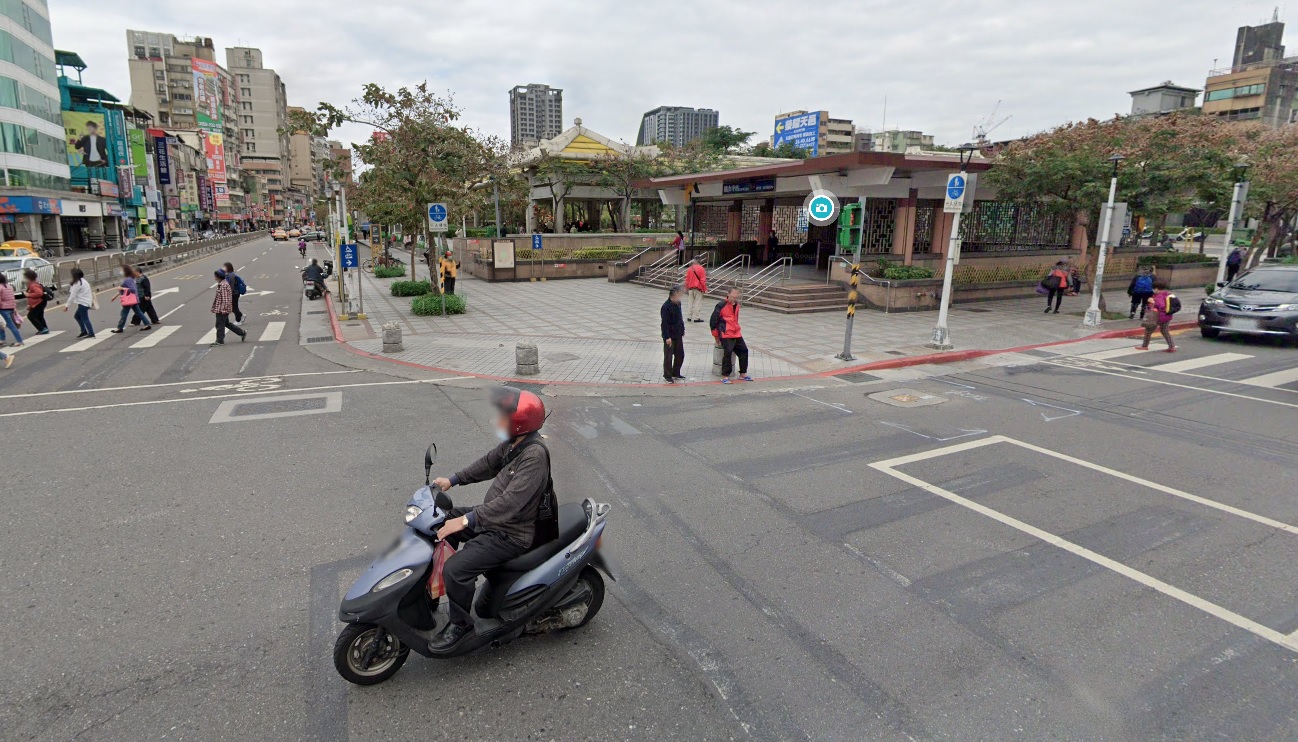 [台北萬華] 成旺皮衣皮草精品特賣會，30年老店歲末破盤出清，帥氣男女皮衣5800起，狐狸毛背心4900、皮草同步優惠中！ @尼豪的美食旅行手札