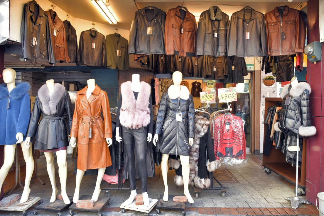 [台北萬華] 成旺皮衣皮草精品特賣會，30年老店歲末破盤出清，帥氣男女皮衣5800起，狐狸毛背心4900、皮草同步優惠中！ @尼豪的美食旅行手札