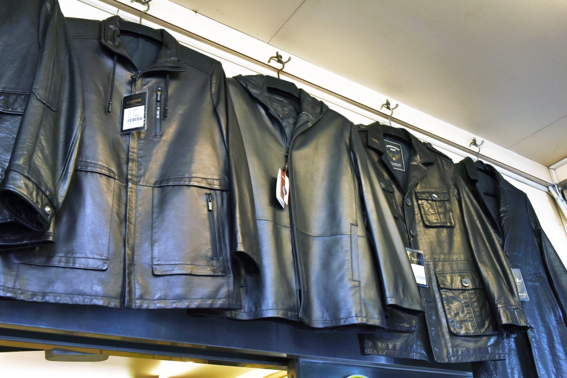 [台北萬華] 成旺皮衣皮草精品特賣會，30年老店歲末破盤出清，帥氣男女皮衣5800起，狐狸毛背心4900、皮草同步優惠中！ @尼豪的美食旅行手札