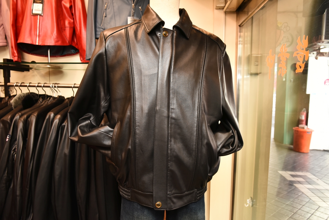 [台北萬華] 成旺皮衣皮草精品特賣會，30年老店歲末破盤出清，帥氣男女皮衣5800起，狐狸毛背心4900、皮草同步優惠中！ @尼豪的美食旅行手札