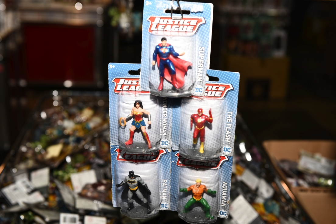 南港品牌玩具耶誕大出清1折起，FUNKO公仔、野獸國、迪士尼、芭比娃娃、LOL全面大出清，還有銅板挖寶區！ @尼豪的美食旅行手札