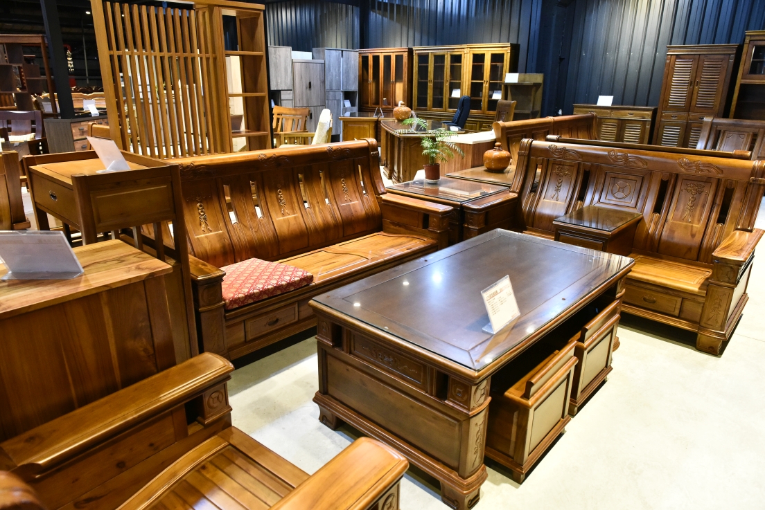 [台中大雅] 億家具批發倉庫台中總店，工廠直營客製化選擇超豐富，台中優質家具行推薦！ @尼豪的美食旅行手札