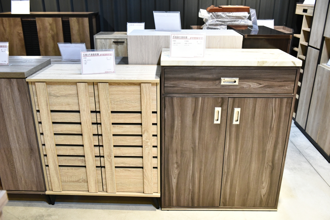 [台中大雅] 億家具批發倉庫台中總店，工廠直營客製化選擇超豐富，台中優質家具行推薦！ @尼豪的美食旅行手札