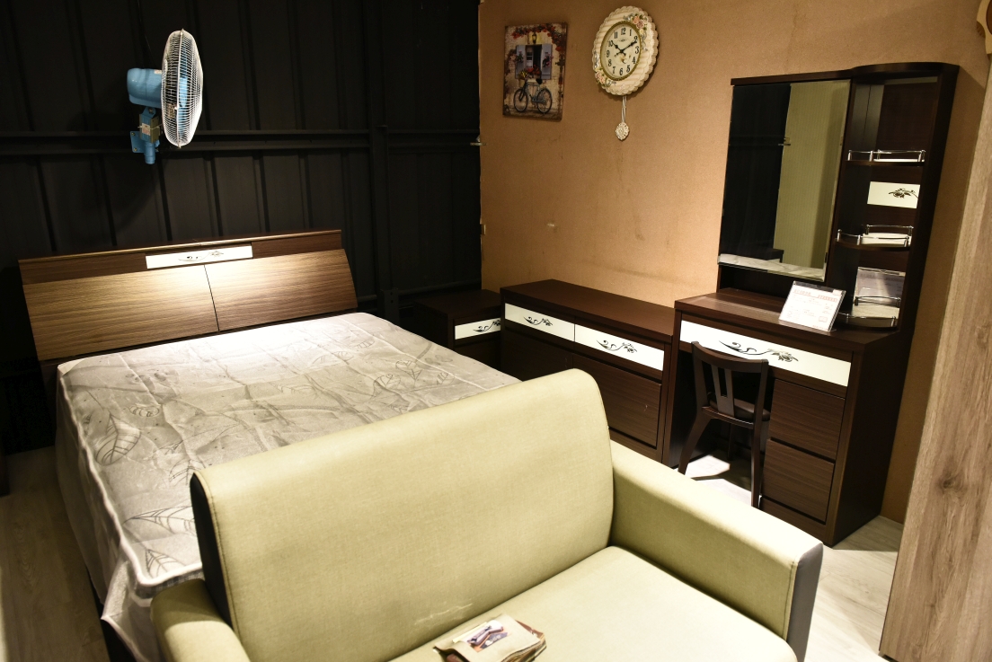 [台中大雅] 億家具批發倉庫台中總店，工廠直營客製化選擇超豐富，台中優質家具行推薦！ @尼豪的美食旅行手札