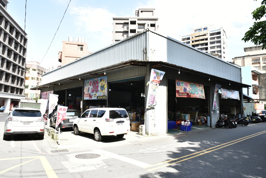 [新北鶯歌] 多利寶寢具開倉出清2折起，精選床包249元、100%天絲床包799元，涼被490買一送一！ @尼豪的美食旅行手札