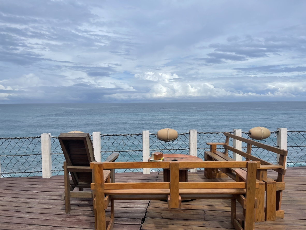 海中天咖啡，一望無際的太平洋就在腳下，花蓮壽豐景觀咖啡廳推薦！ @尼豪的美食旅行手札
