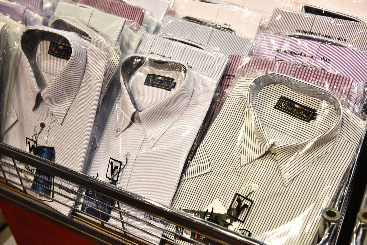 [台北西門] 范倫鐵諾原廠特賣會1折起，襯衫兩件500、POLO衫490，滿額送贈品！ @尼豪的美食旅行手札