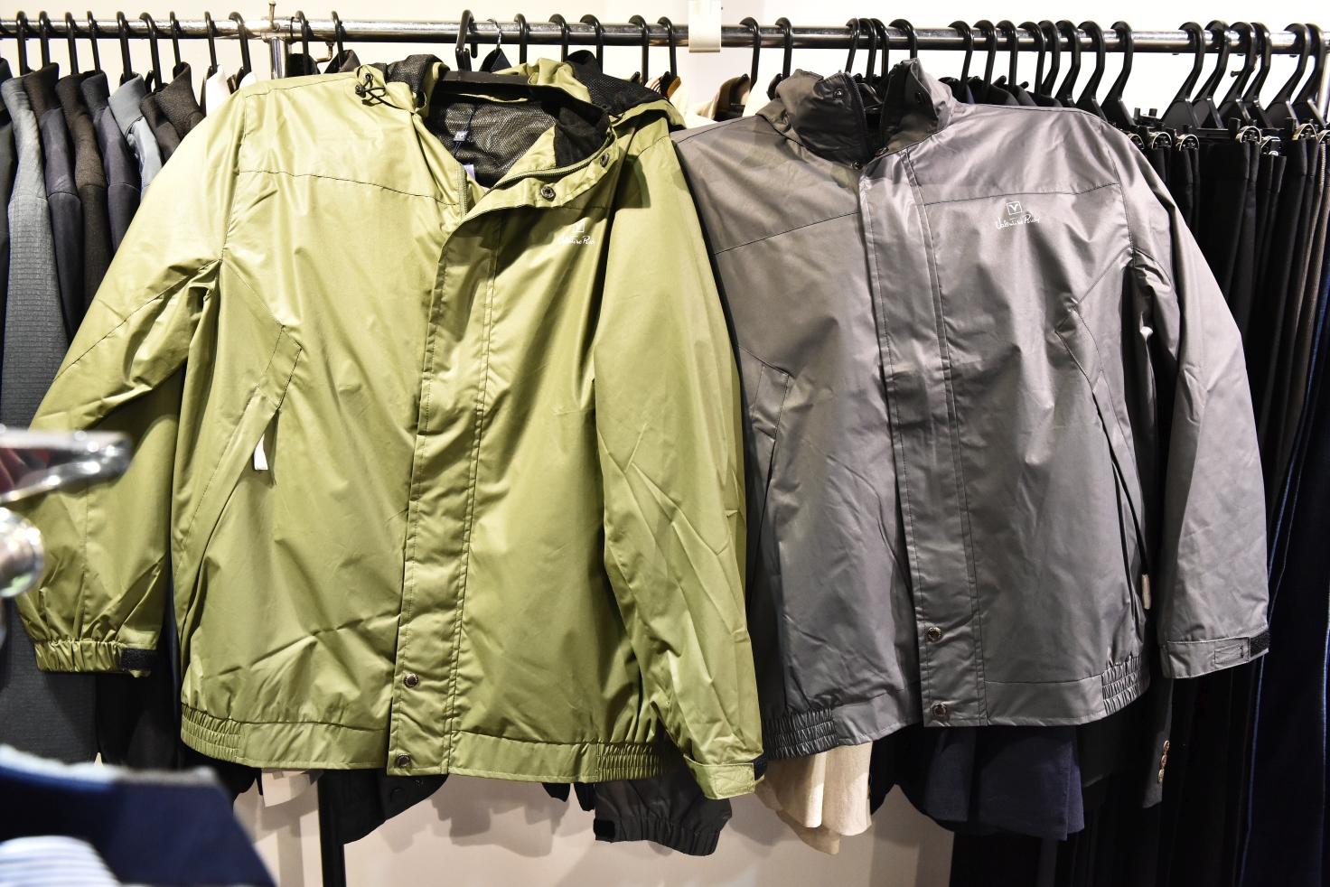 [台北西門] 范倫鐵諾原廠特賣會1折起，襯衫兩件500、POLO衫490，滿額送贈品！ @尼豪的美食旅行手札