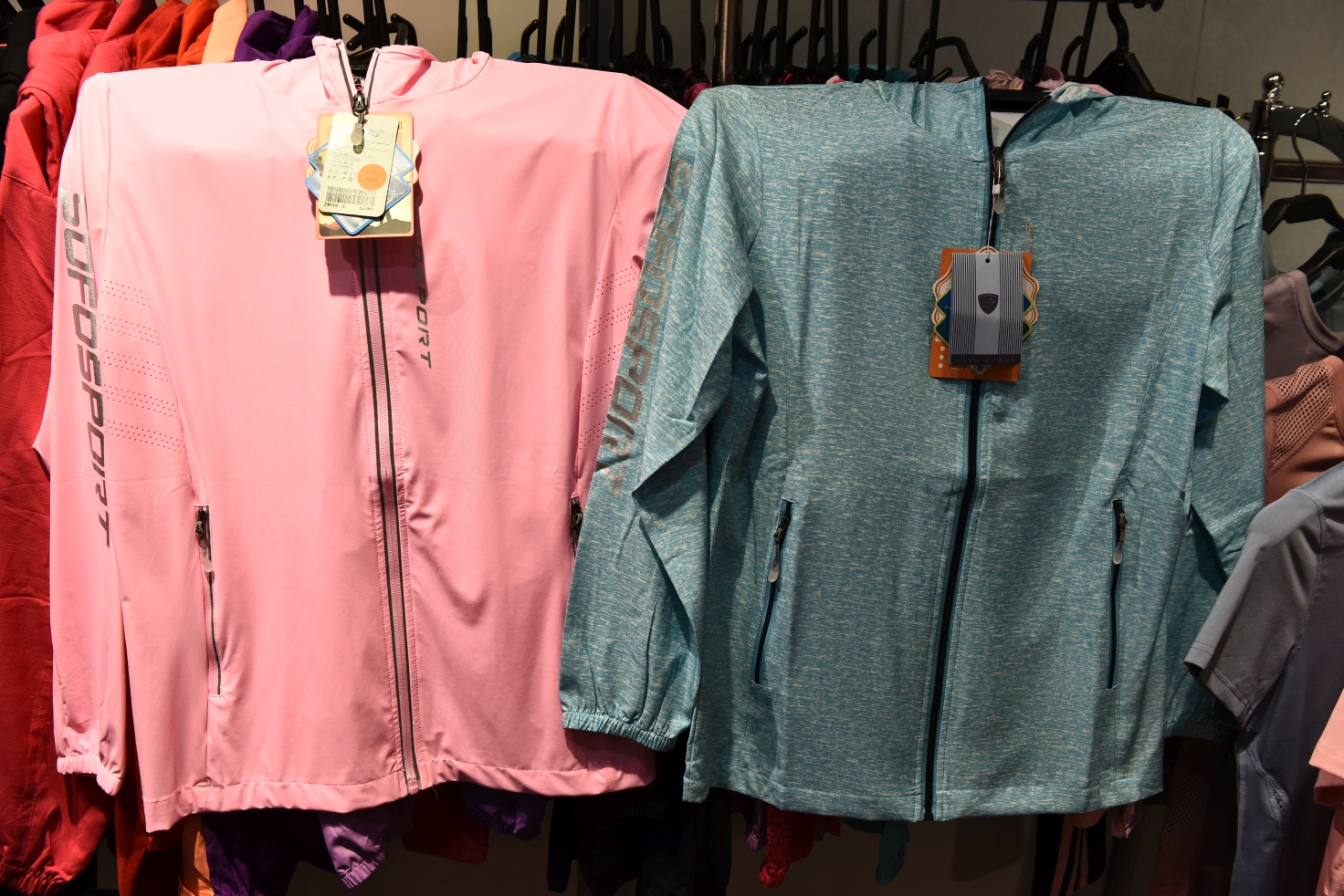 [台北西門] 范倫鐵諾原廠特賣會1折起，襯衫兩件500、POLO衫490，滿額送贈品！ @尼豪的美食旅行手札