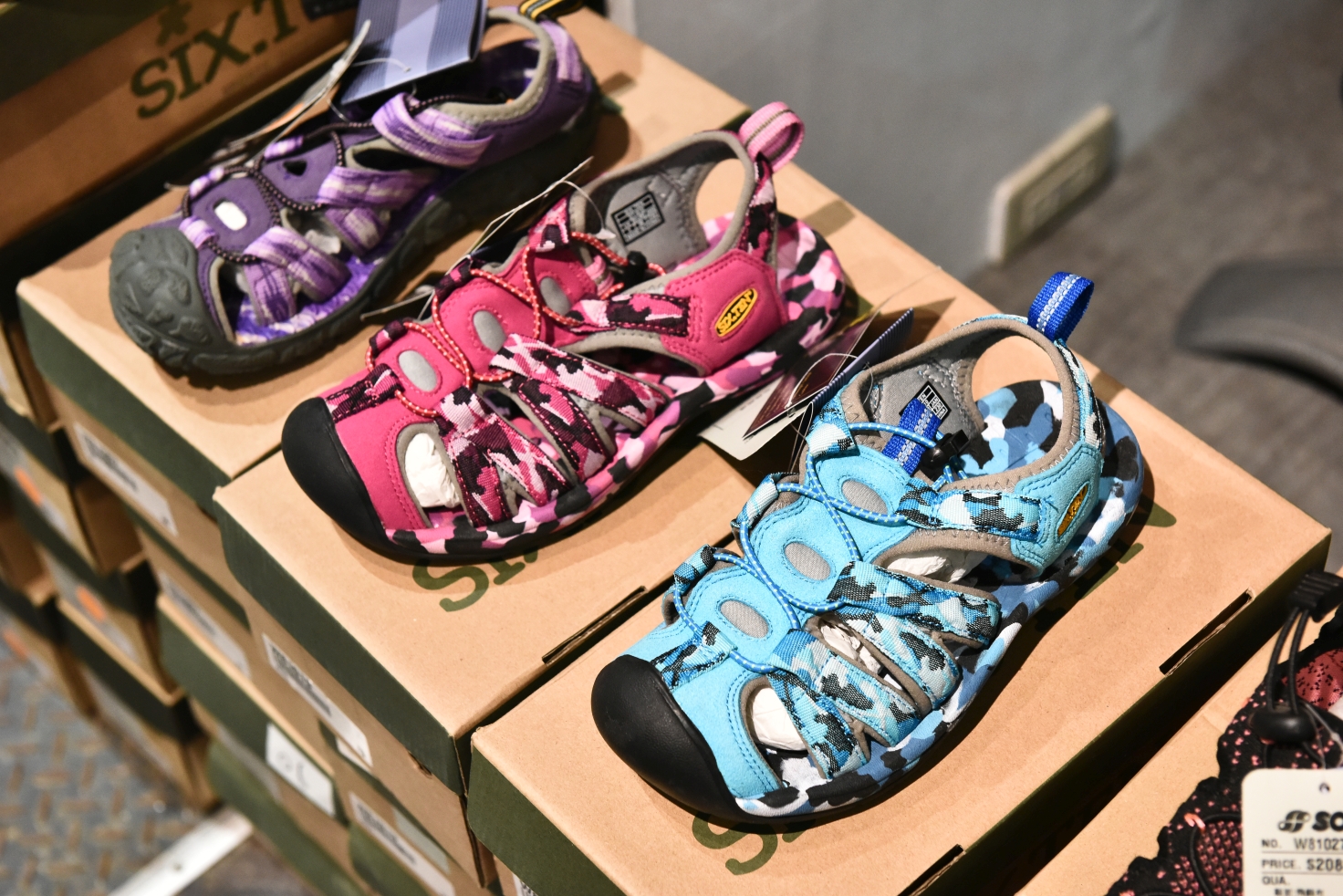 [台北西門] 范倫鐵諾原廠特賣會1折起，襯衫兩件500、POLO衫490，滿額送贈品！ @尼豪的美食旅行手札