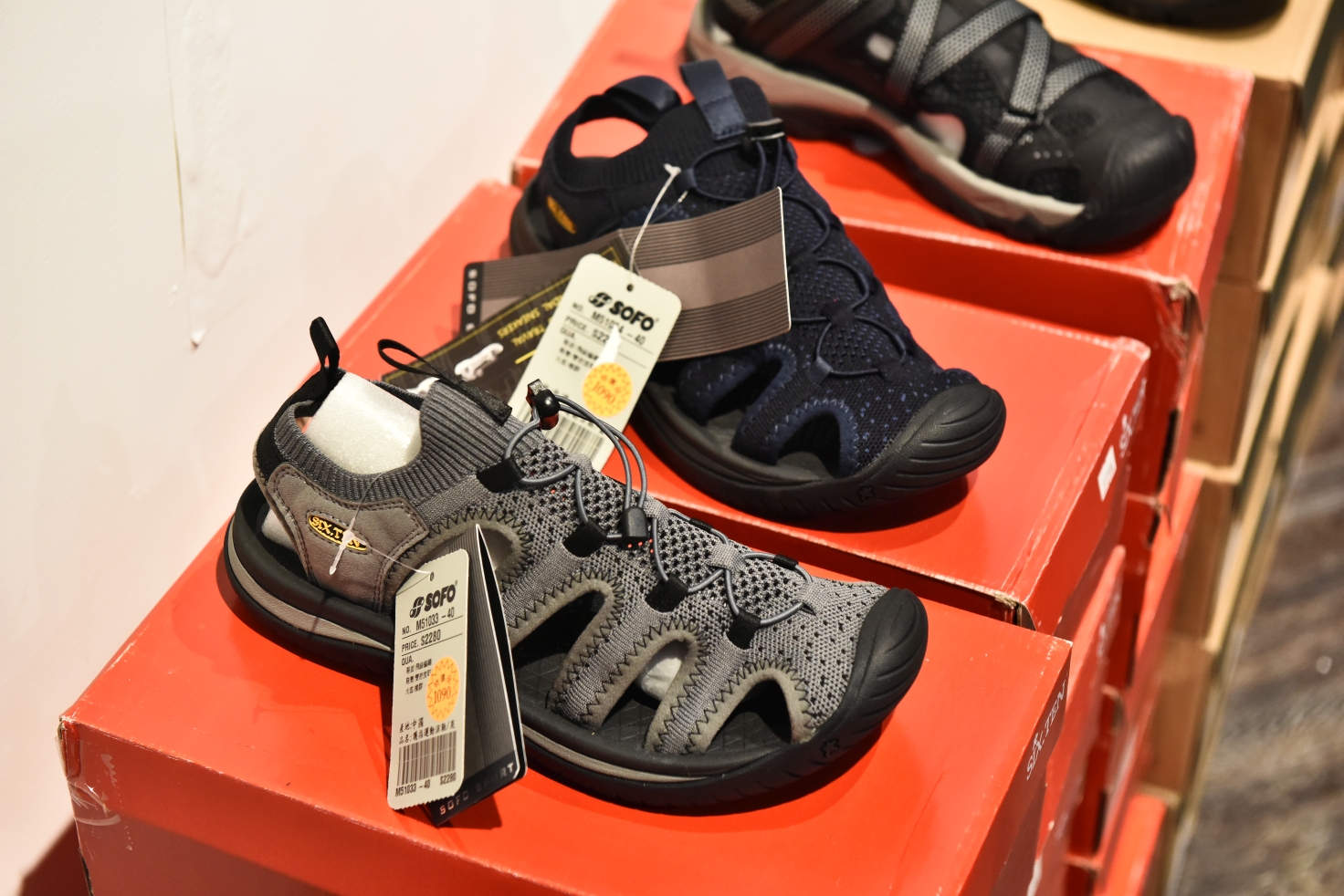 [台北西門] 范倫鐵諾原廠特賣會1折起，襯衫兩件500、POLO衫490，滿額送贈品！ @尼豪的美食旅行手札