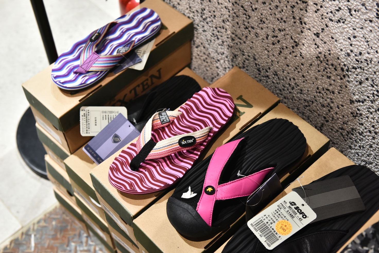 [台北西門] 范倫鐵諾原廠特賣會1折起，襯衫兩件500、POLO衫490，滿額送贈品！ @尼豪的美食旅行手札