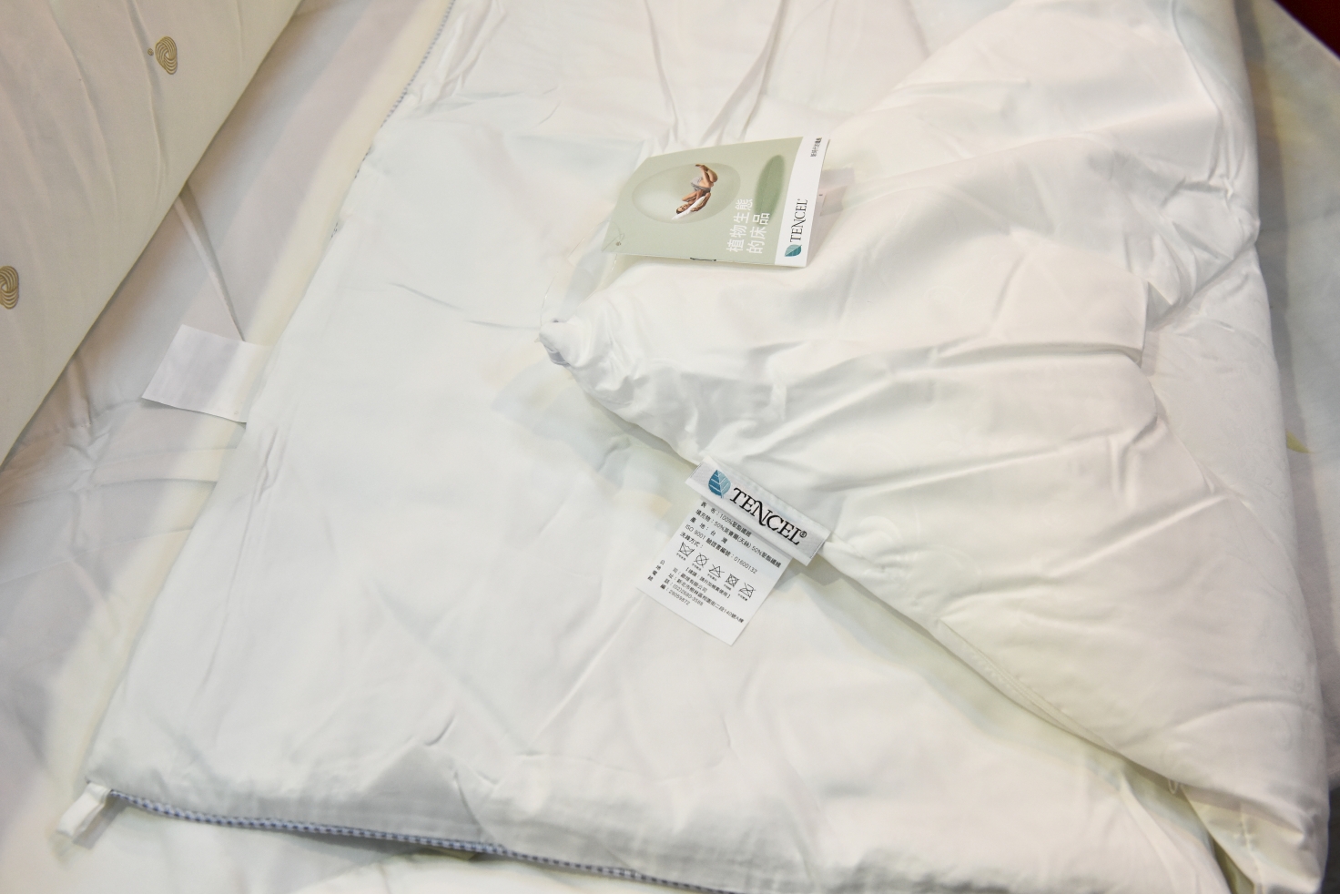 限時十天~澳洲SIMPLE LIVING寢具年度開倉廠拍全面2折起，石墨烯被兩件2000，床包床罩被胎破盤價，多款枕頭買一送一，滿額送贈品！同場還有Neoflam鍋具3折起！ @尼豪的美食旅行手札