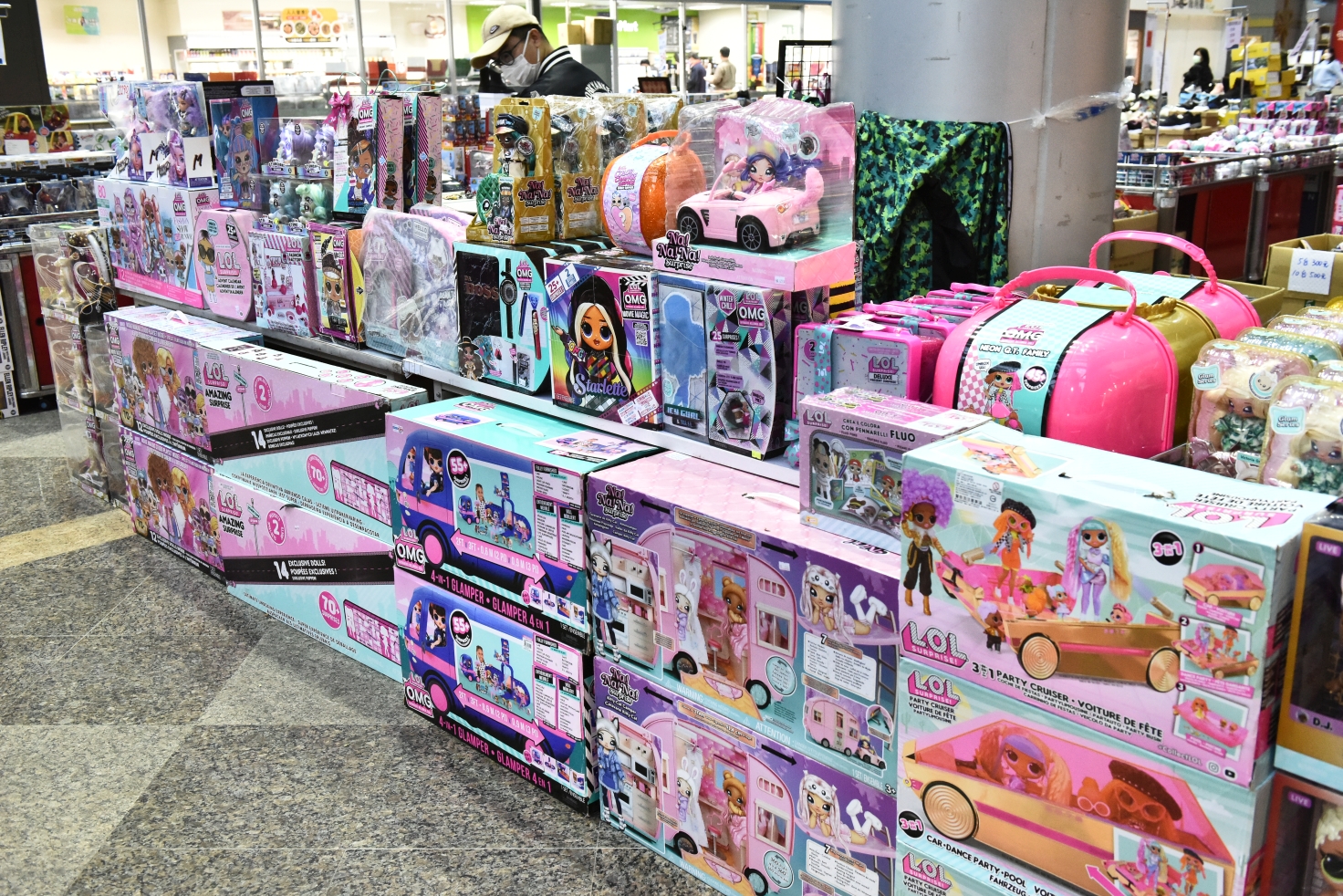 南港品牌玩具耶誕大出清1折起，FUNKO公仔、野獸國、迪士尼、芭比娃娃、LOL全面大出清，還有銅板挖寶區！ @尼豪的美食旅行手札