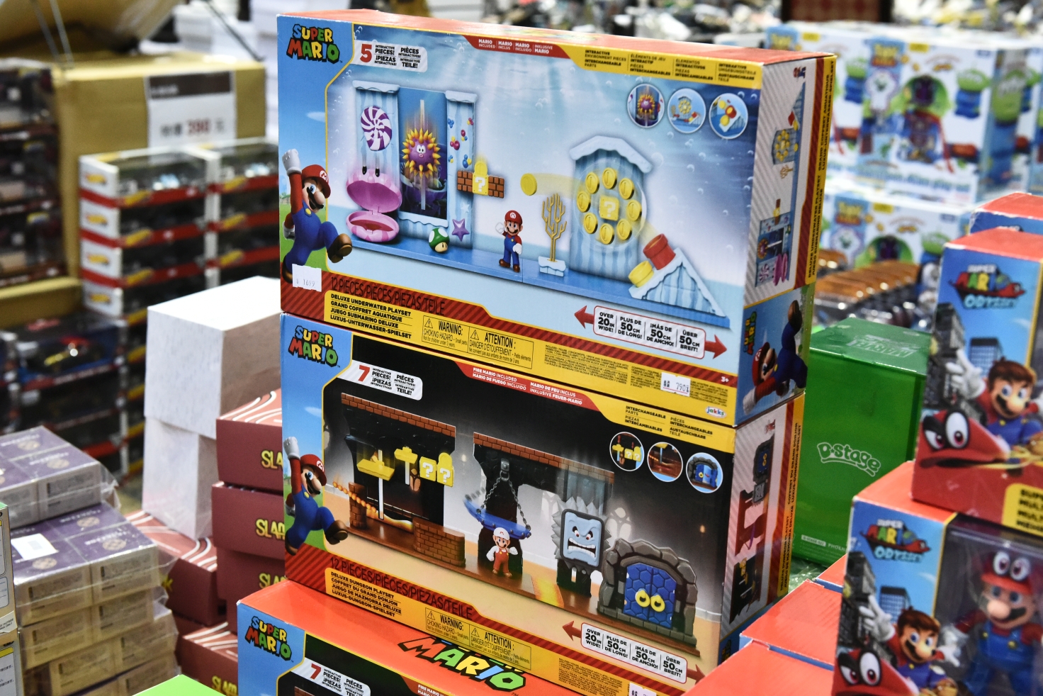 南港品牌玩具耶誕大出清1折起，FUNKO公仔、野獸國、迪士尼、芭比娃娃、LOL全面大出清，還有銅板挖寶區！ @尼豪的美食旅行手札