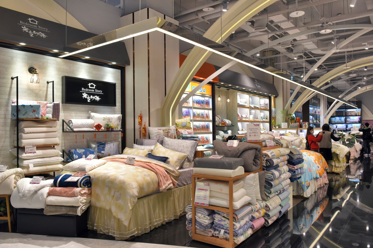 [桃園中壢] 玉兔迎春添新象，新春福氣攏厚力，桃園中壢美食集中地，快來大江購物中心沾沾春節喜氣！ @尼豪的美食旅行手札