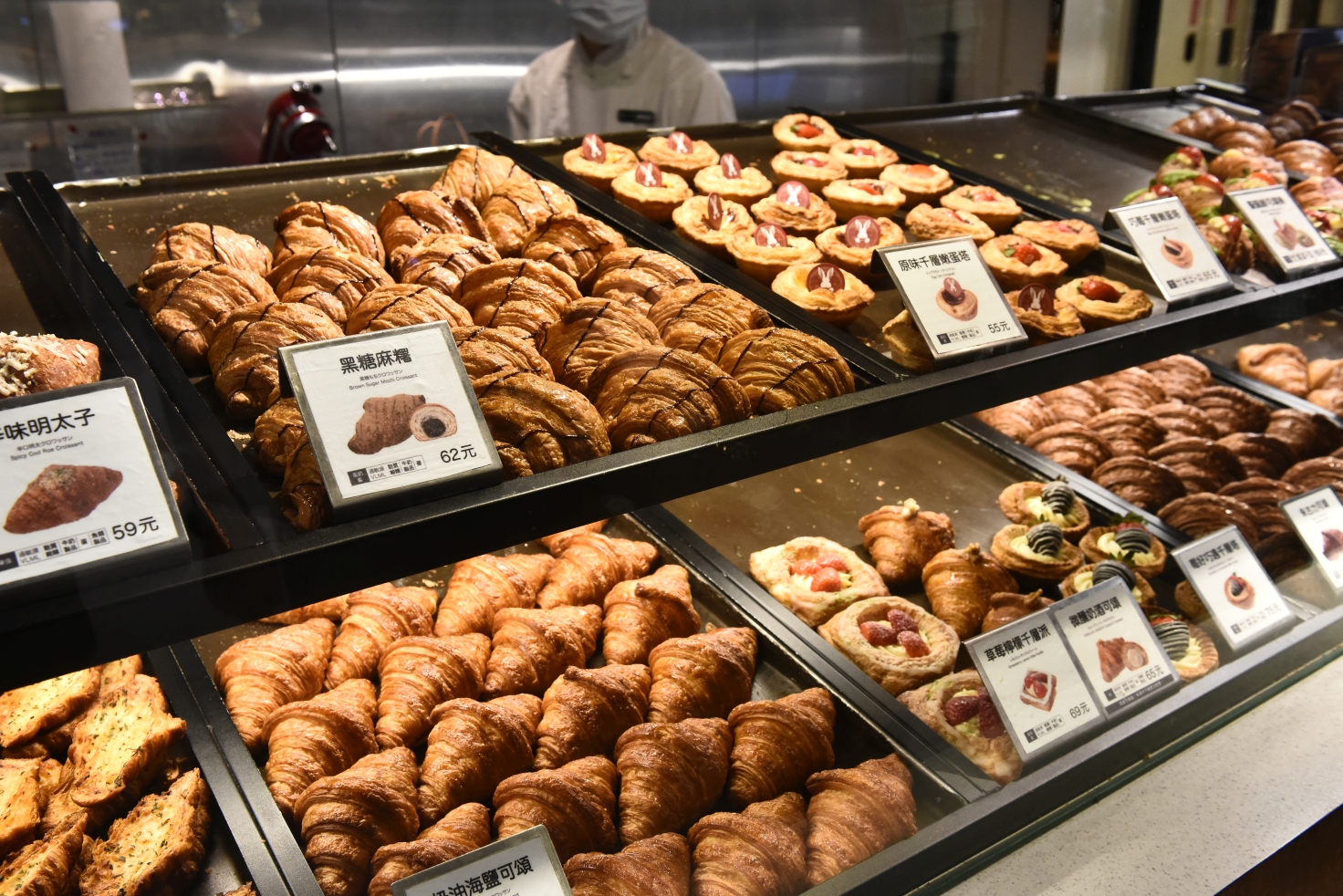 [桃園中壢] 玉兔迎春添新象，新春福氣攏厚力，桃園中壢美食集中地，快來大江購物中心沾沾春節喜氣！ @尼豪的美食旅行手札