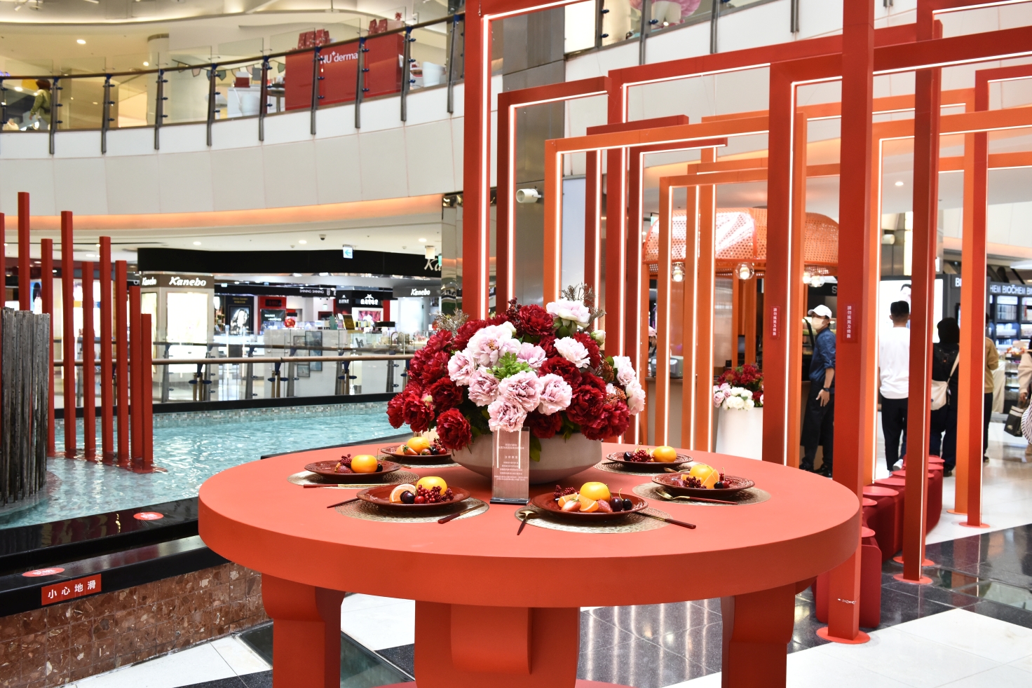 [桃園中壢] 玉兔迎春添新象，新春福氣攏厚力，桃園中壢美食集中地，快來大江購物中心沾沾春節喜氣！ @尼豪的美食旅行手札