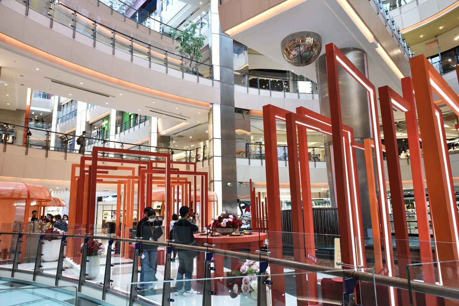 [桃園中壢] 玉兔迎春添新象，新春福氣攏厚力，桃園中壢美食集中地，快來大江購物中心沾沾春節喜氣！ @尼豪的美食旅行手札