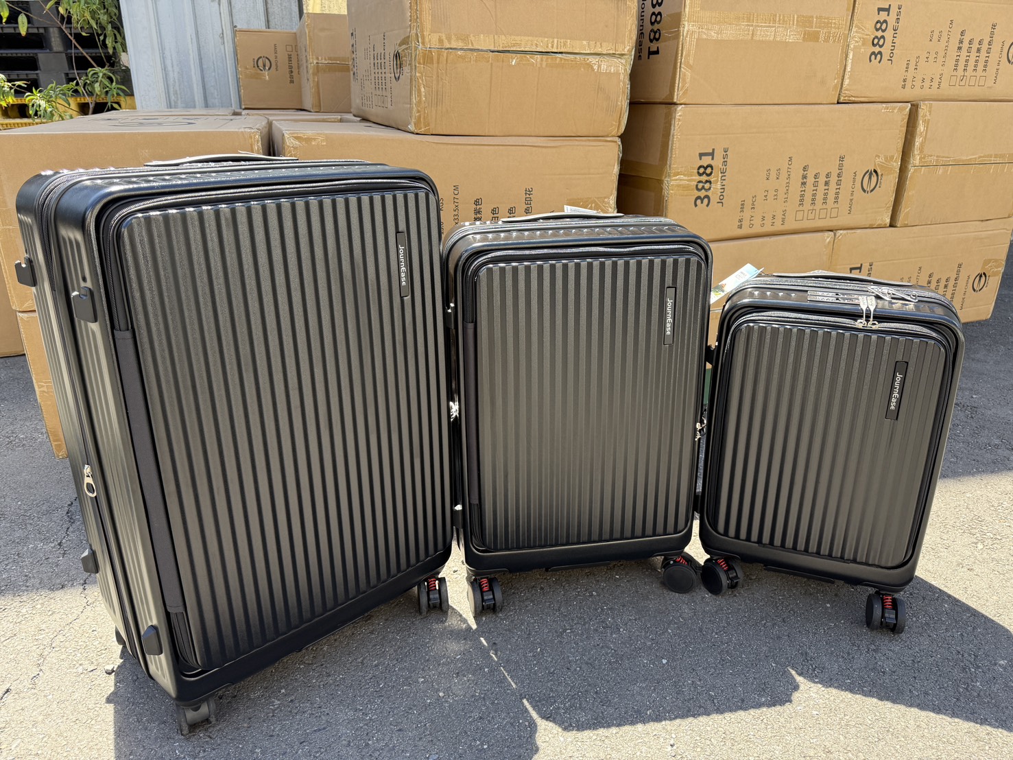 【台北駅】箱寓（シャンユー）スーツケース専門店・中正店 – 工場直営で高コスパ｜豊富なデザインとサイズ展開 クレジットカード対応｜1年保証＋5年修理サービス PTT高評価｜台北駅・永和エリアでスーツケースを買うならここ！ @尼豪的美食旅行手札