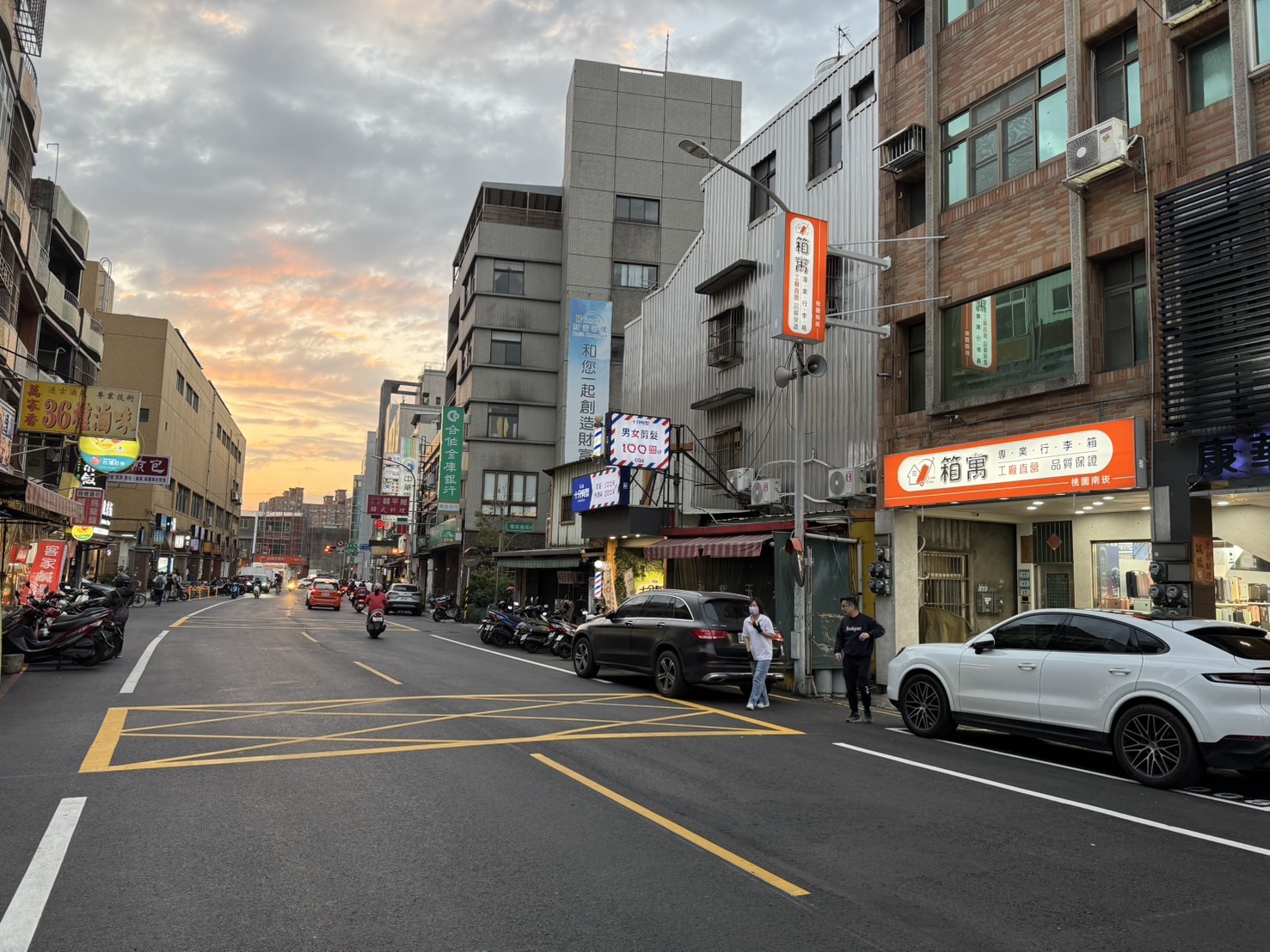 全新開幕~箱寓行李箱專賣桃園南崁店,數百款行李箱任你挑,一年保固五年保修,可刷卡/Line pay/Dcard/ptt好評推薦! @尼豪的美食旅行手札 全新開幕~箱寓行李箱專賣桃園南崁店,數百款行李箱任你挑,一年保固五年保修,可刷卡/Line pay/Dcard/ptt好評推薦! @尼豪的美食旅行手札