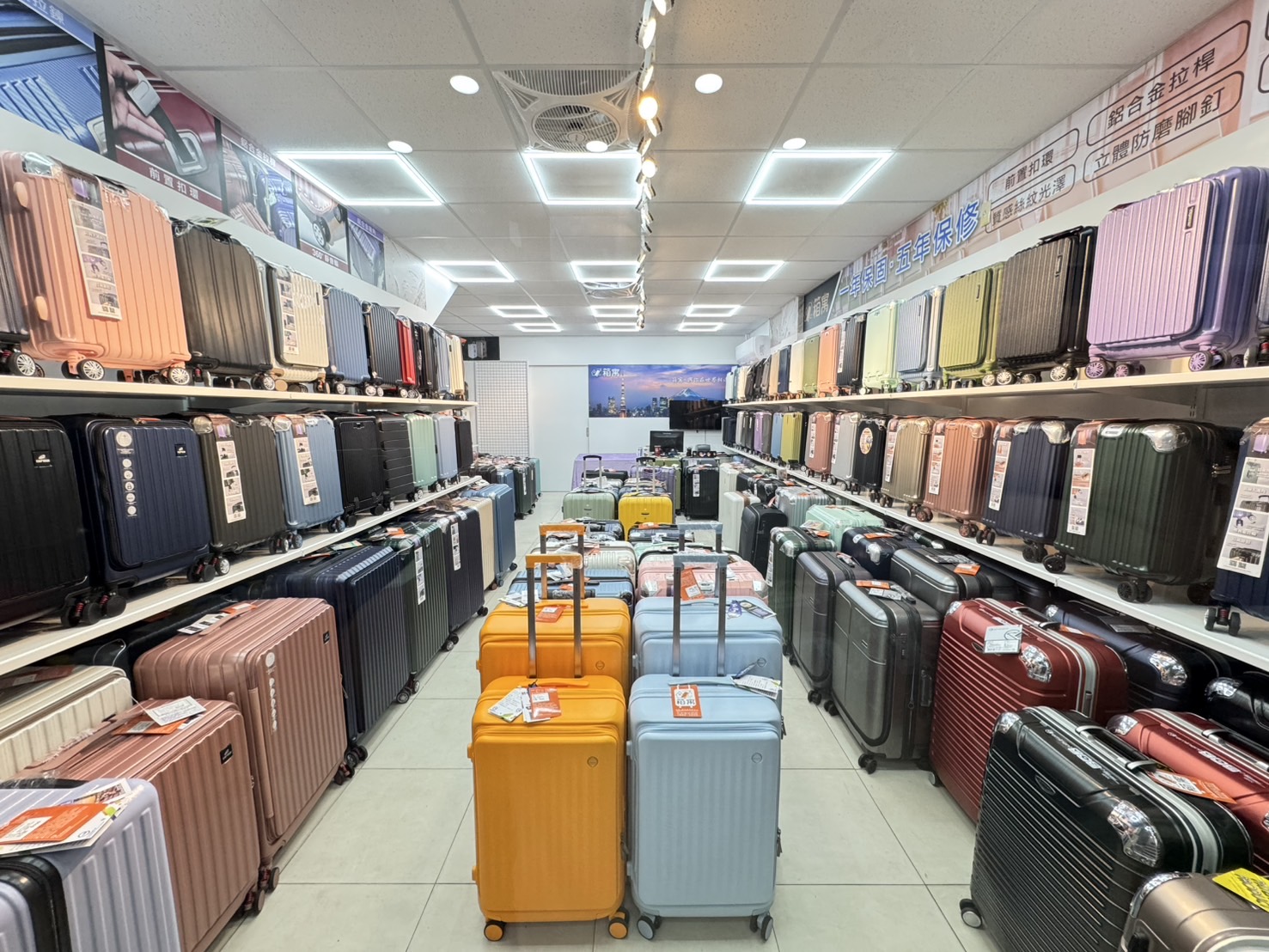 全新開幕~箱寓行李箱專賣桃園南崁店,數百款行李箱任你挑,一年保固五年保修,可刷卡/Line pay/Dcard/ptt好評推薦! @尼豪的美食旅行手札 全新開幕~箱寓行李箱專賣桃園南崁店,數百款行李箱任你挑,一年保固五年保修,可刷卡/Line pay/Dcard/ptt好評推薦! @尼豪的美食旅行手札