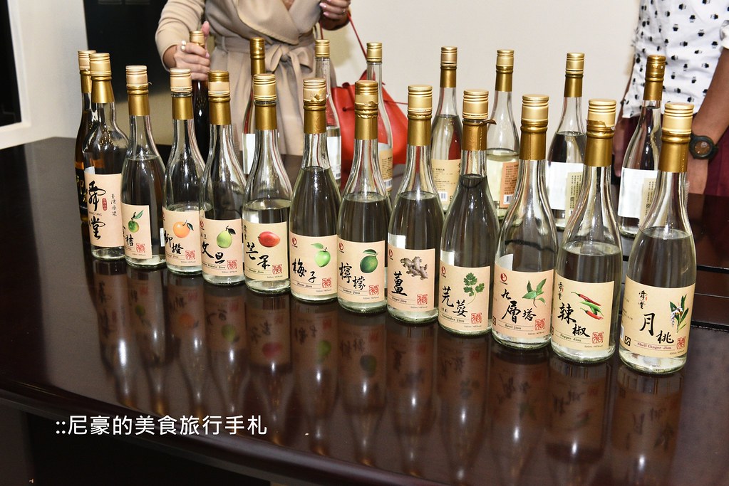 [台中外埔] 舜堂酒業 顛覆傳統的精釀高粱 全台獨家好酒質白酒 頂級好茶水果入酒 @尼豪的美食旅行手札