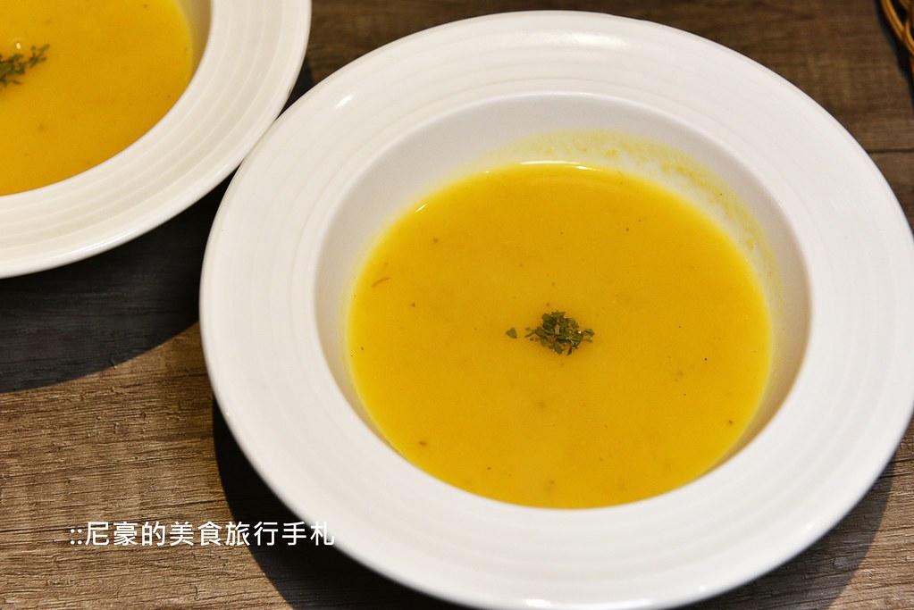 [台北中山] 二分之一 手工自行製作麵條的義大利麵 中山區中原街行天宮美食推薦 @尼豪的美食旅行手札