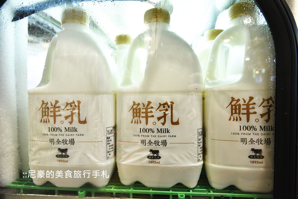 [桃園車站] 佳佳牛乳大王@ATT筷時尚 新鮮水果與優質鮮乳結合的鮮美滋味 近桃園火車站 @尼豪的美食旅行手札