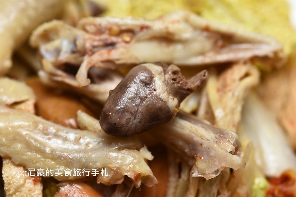 [高雄鼓山] 鮮鹽堂鹽水料理總匯內惟總店，獨家四種口味創意鹽水雞，泰式鹽水雞高雄美食小吃必吃推薦！ @尼豪的美食旅行手札