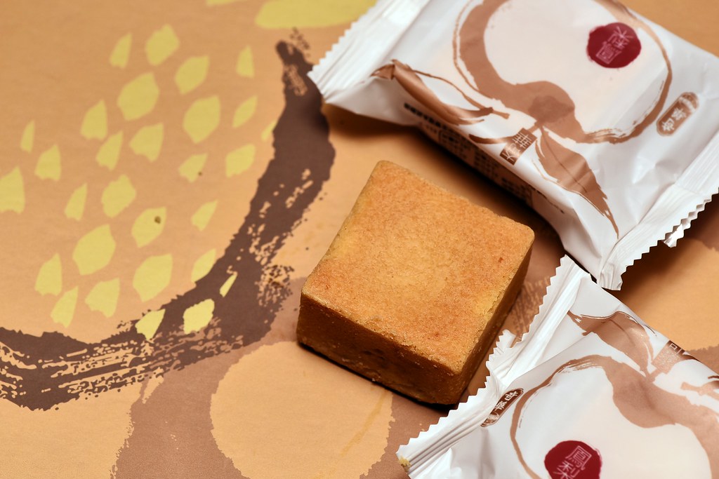 [中秋美食] 中秋必搶～從香港紅到台灣的奇華月餅，味美濃郁不甜膩，還有果香迷人的鳳梨金酥！ @尼豪的美食旅行手札