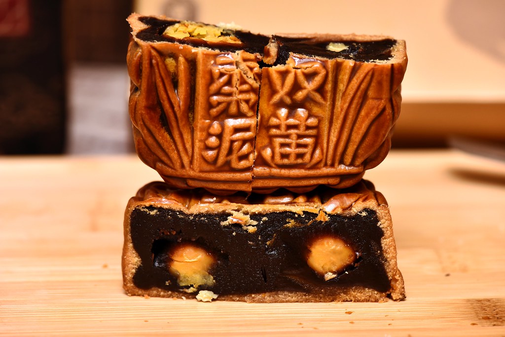 [中秋美食] 中秋必搶～從香港紅到台灣的奇華月餅，味美濃郁不甜膩，還有果香迷人的鳳梨金酥！ @尼豪的美食旅行手札