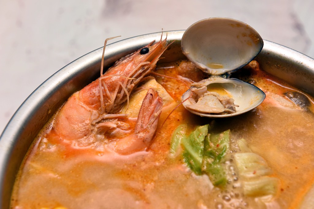 [宅配美食] Google評價4.3！雙人只要699，有肉有菜有海鮮！在家就能品嘗道地叻沙鍋，饗料理南洋風味食堂！ @尼豪的美食旅行手札