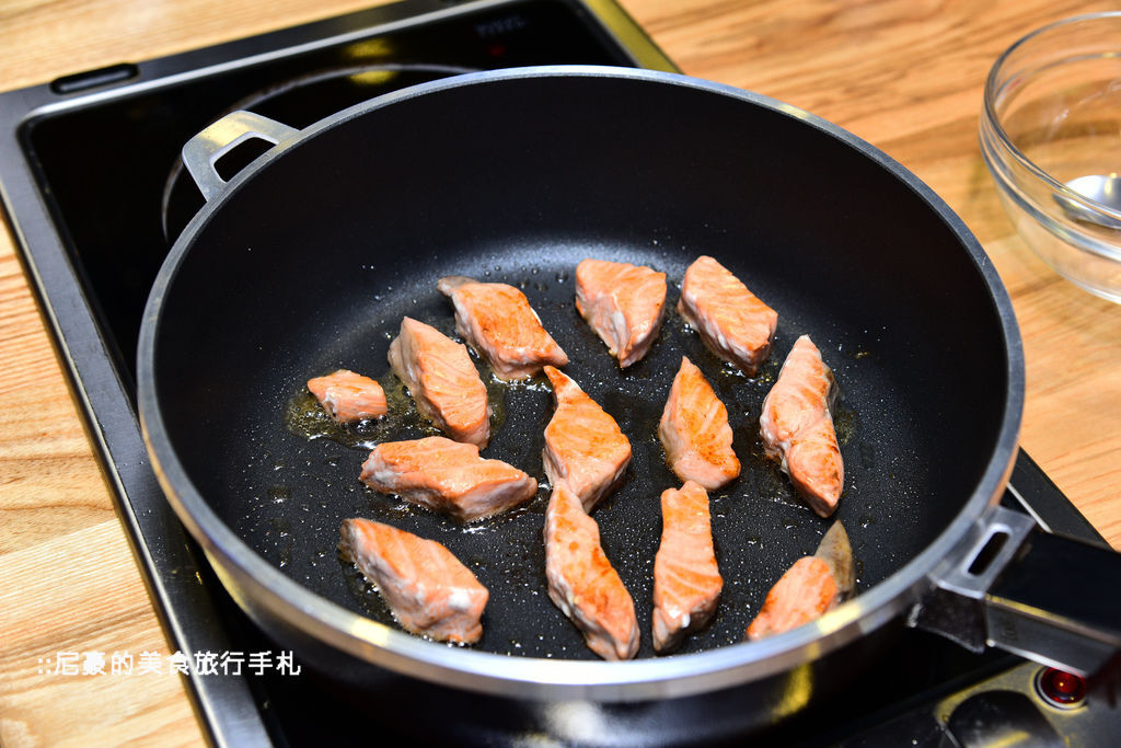 [居家推薦] 日本超熱銷平底不沾鍋 朝日調理器全能平底鍋 少油少調味料導熱性佳推薦 @尼豪的美食旅行手札